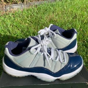 AIR JORDAN 11 LOW RETRO ‘GEORGETOWN’ SIZE 9